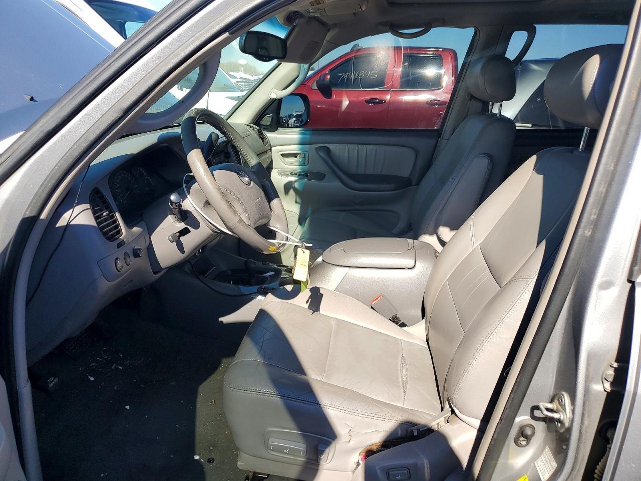 2003 TOYOTA Sequoia