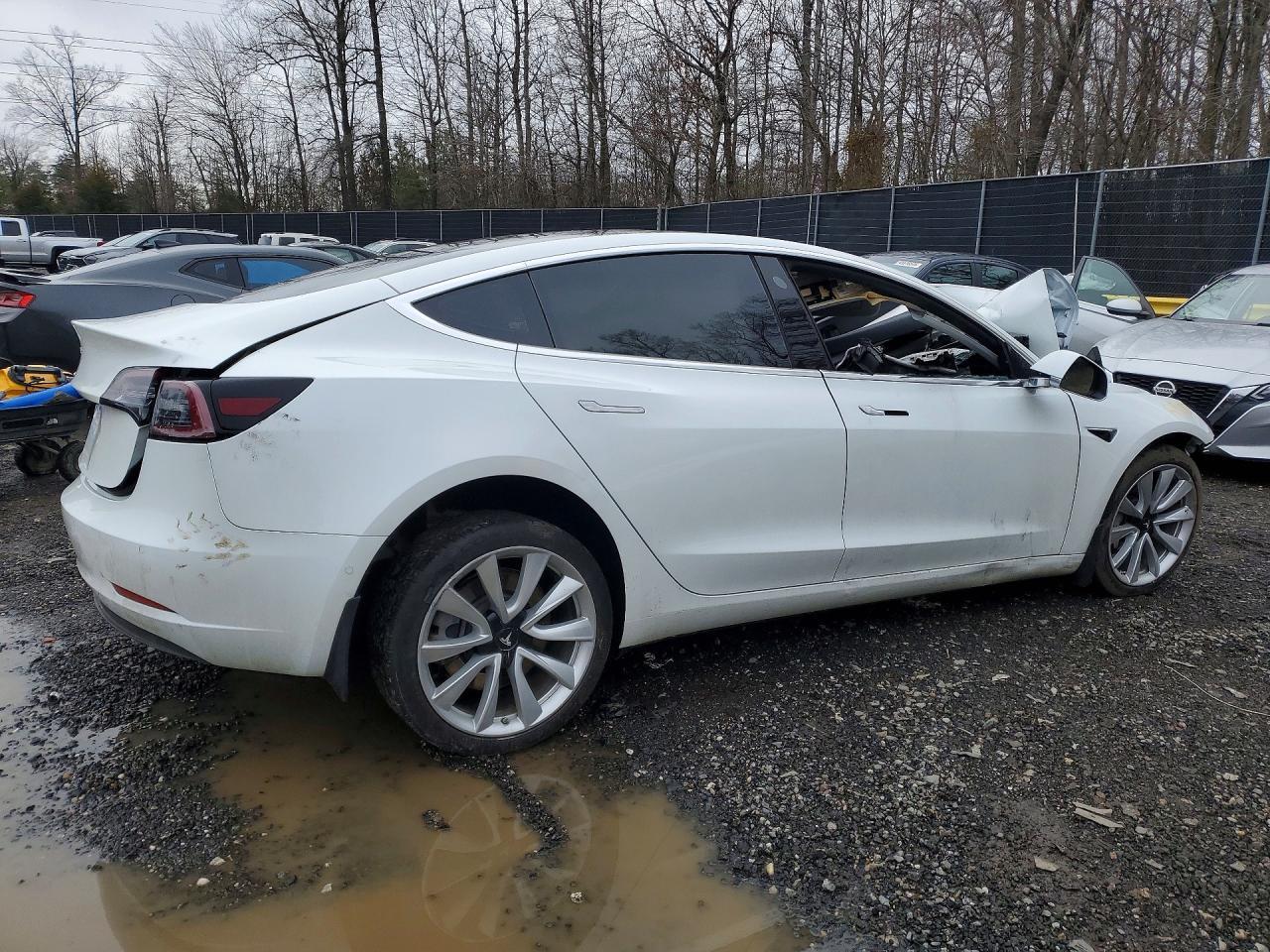 2018 TESLA MODEL 3
