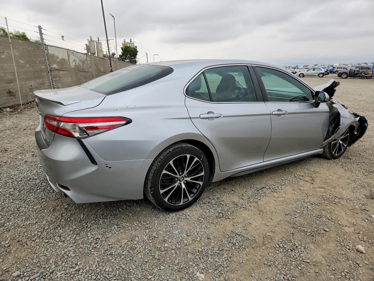 2018 TOYOTA CAMRY