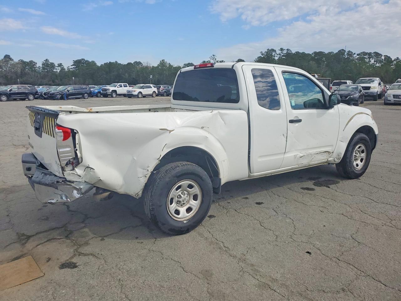 2016 NISSAN Frontier