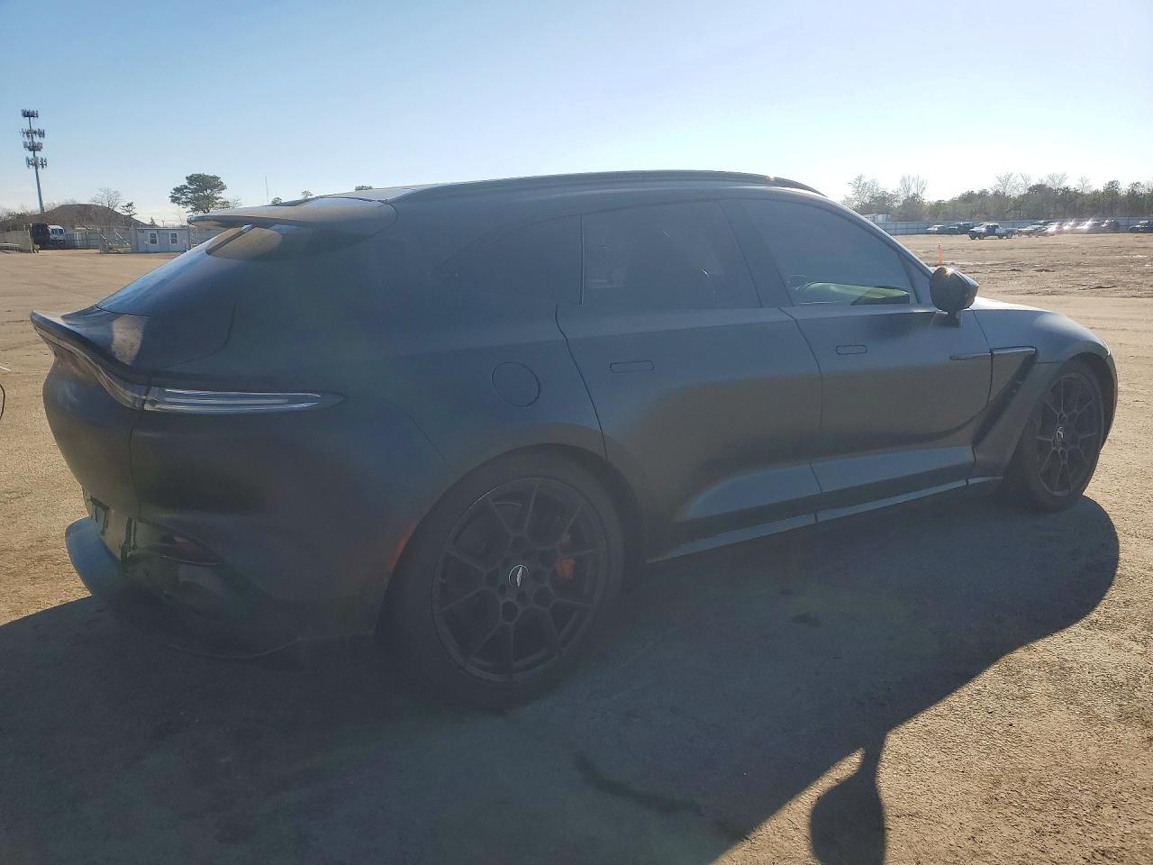 2021 Aston Martin DBX