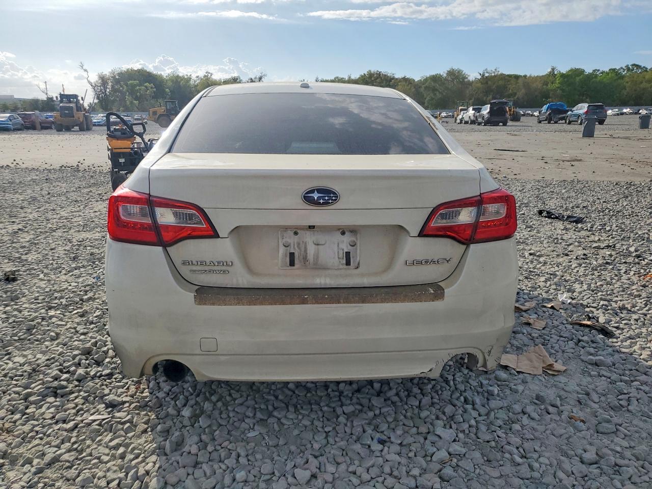 2015 SUBARU Legacy