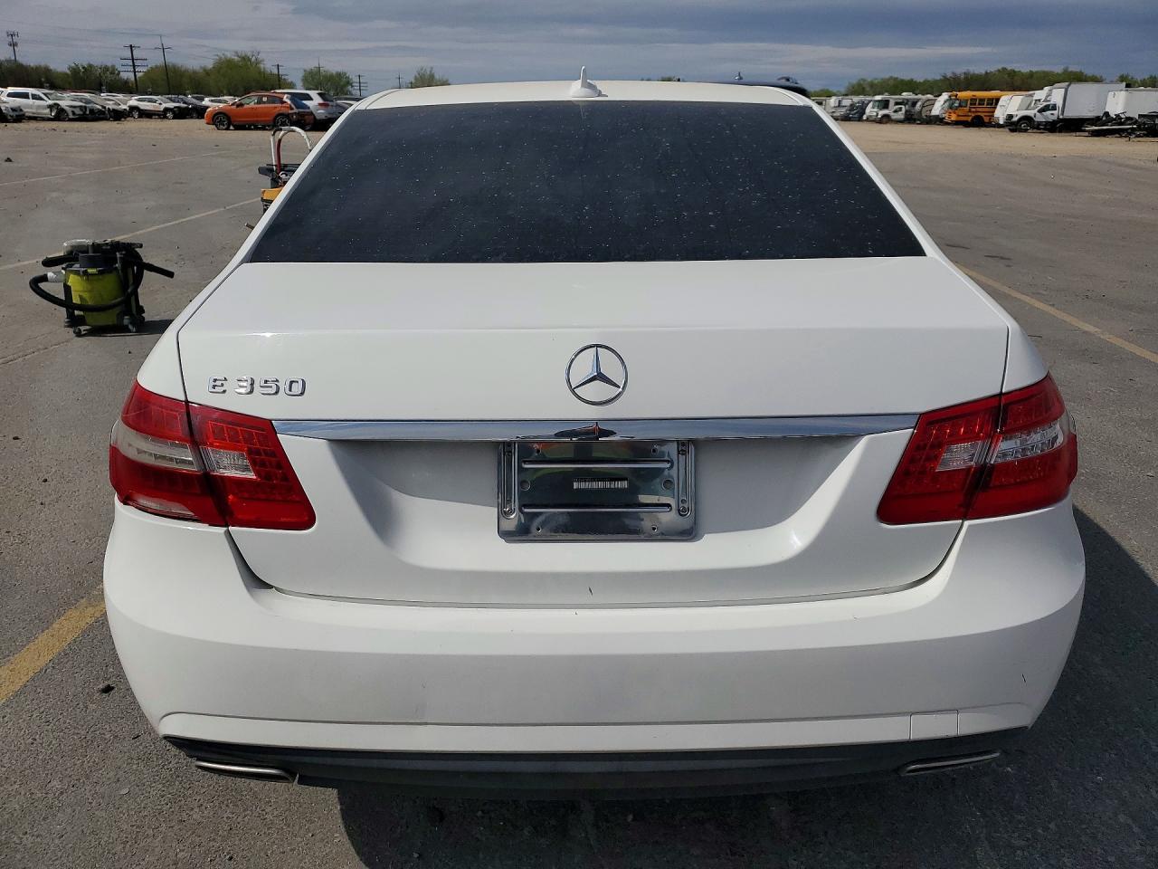 2013 MERCEDES-BENZ E-Class
