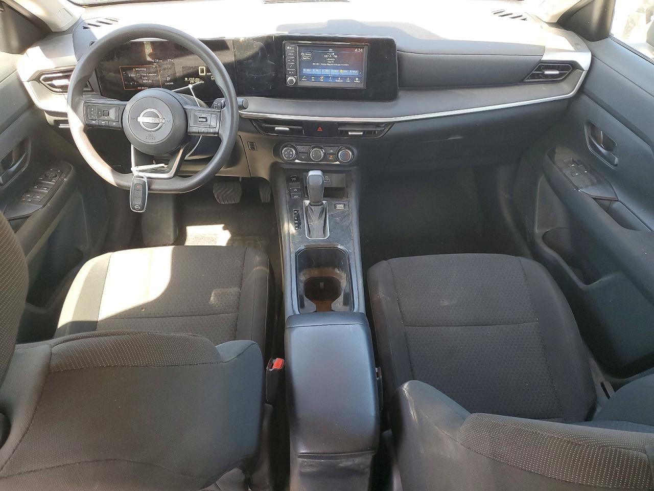 2025 NISSAN KICKS