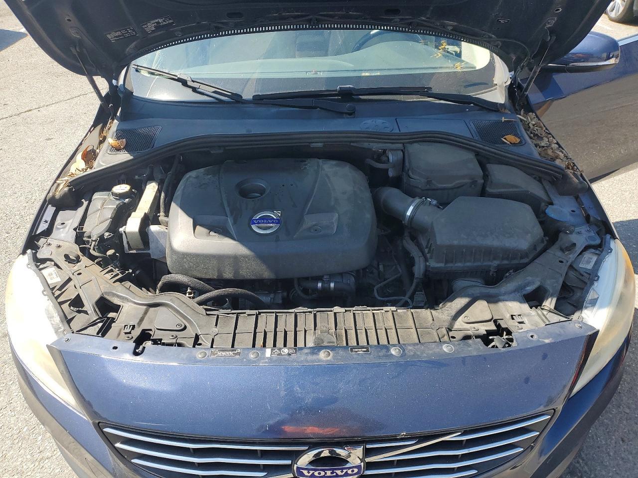 2015 VOLVO S60