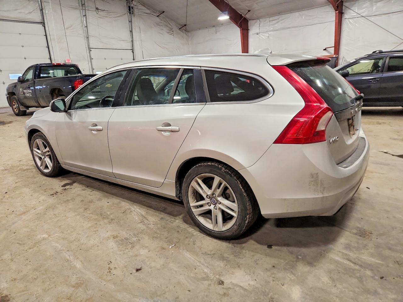 2015 VOLVO V60