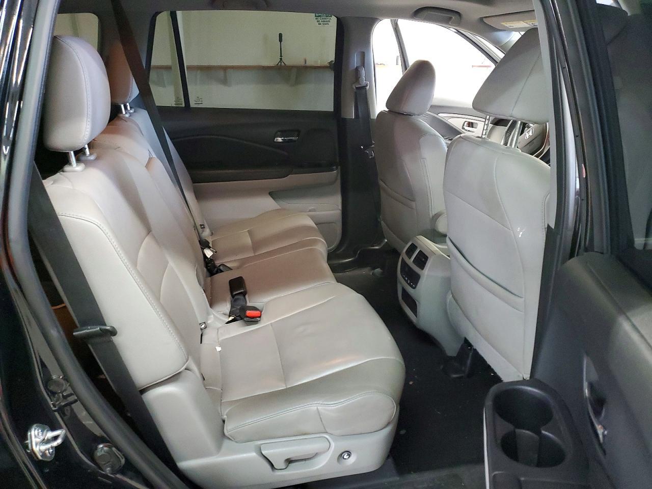 2017 HONDA PILOT