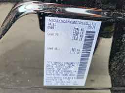 2025 NISSAN LEAF