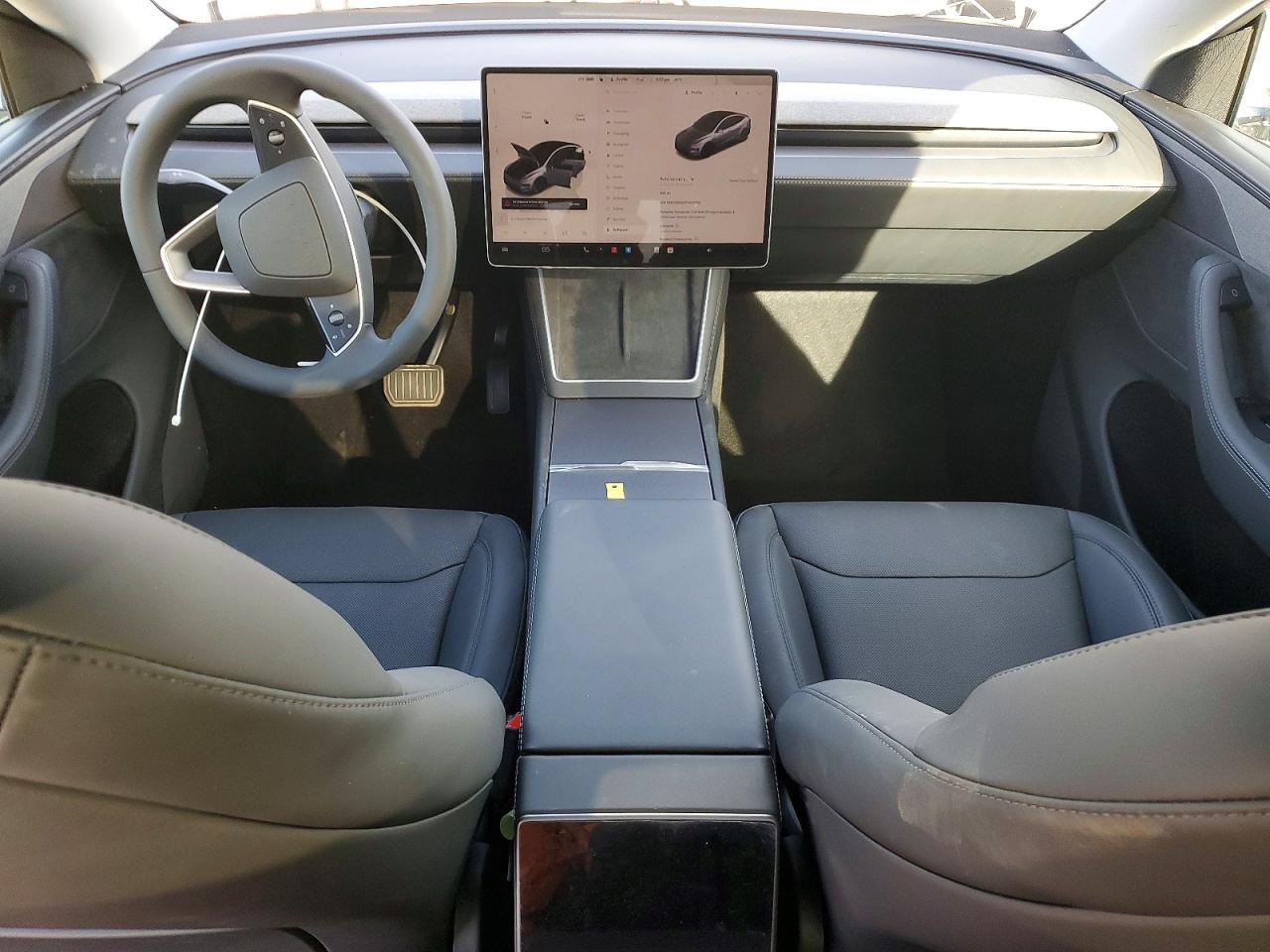 2026 TESLA MODEL Y