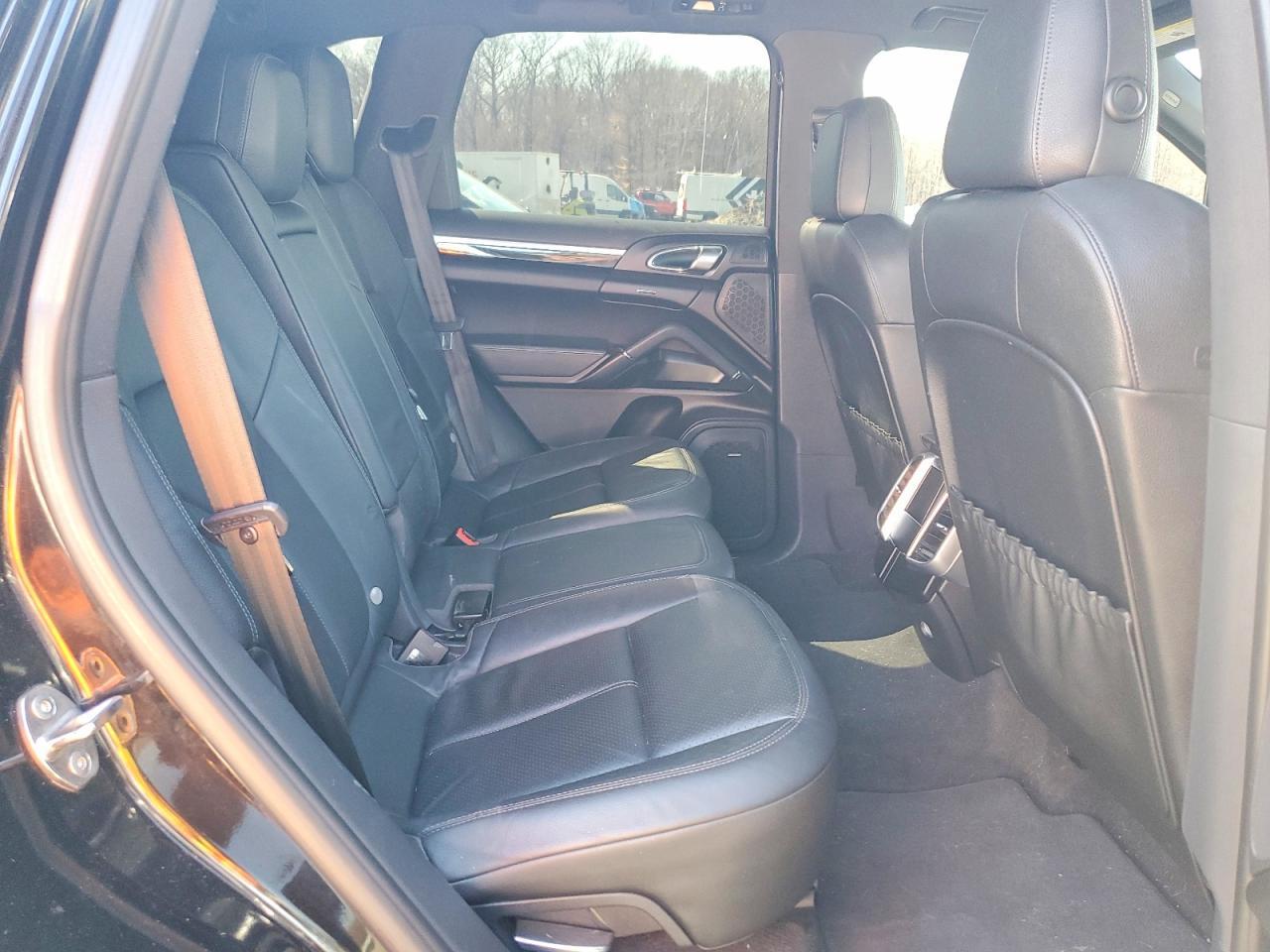 2014 PORSCHE CAYENNE