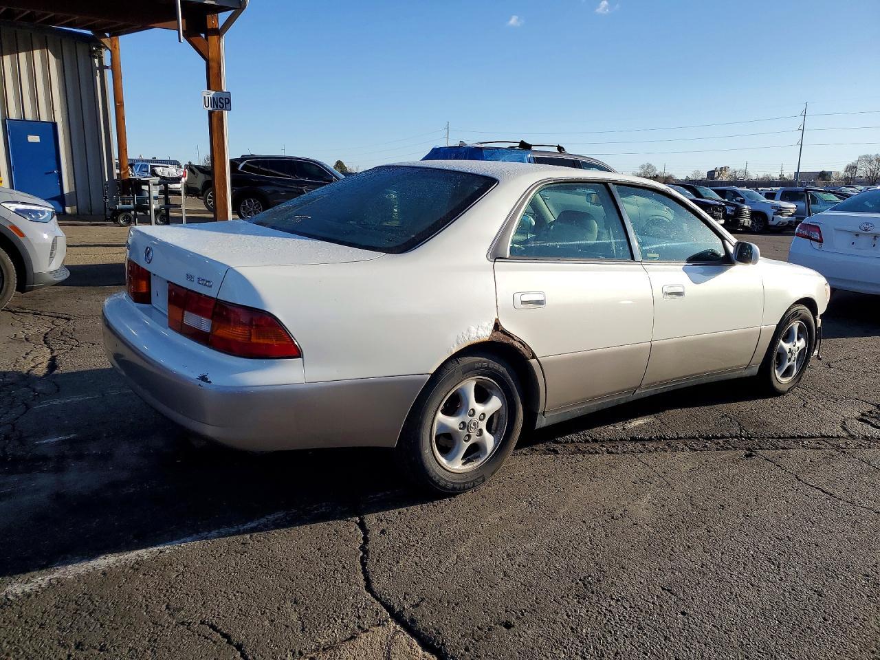1997 LEXUS Es 300