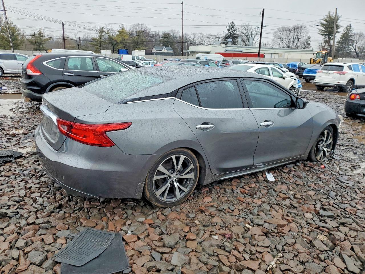 2017 NISSAN Maxima
