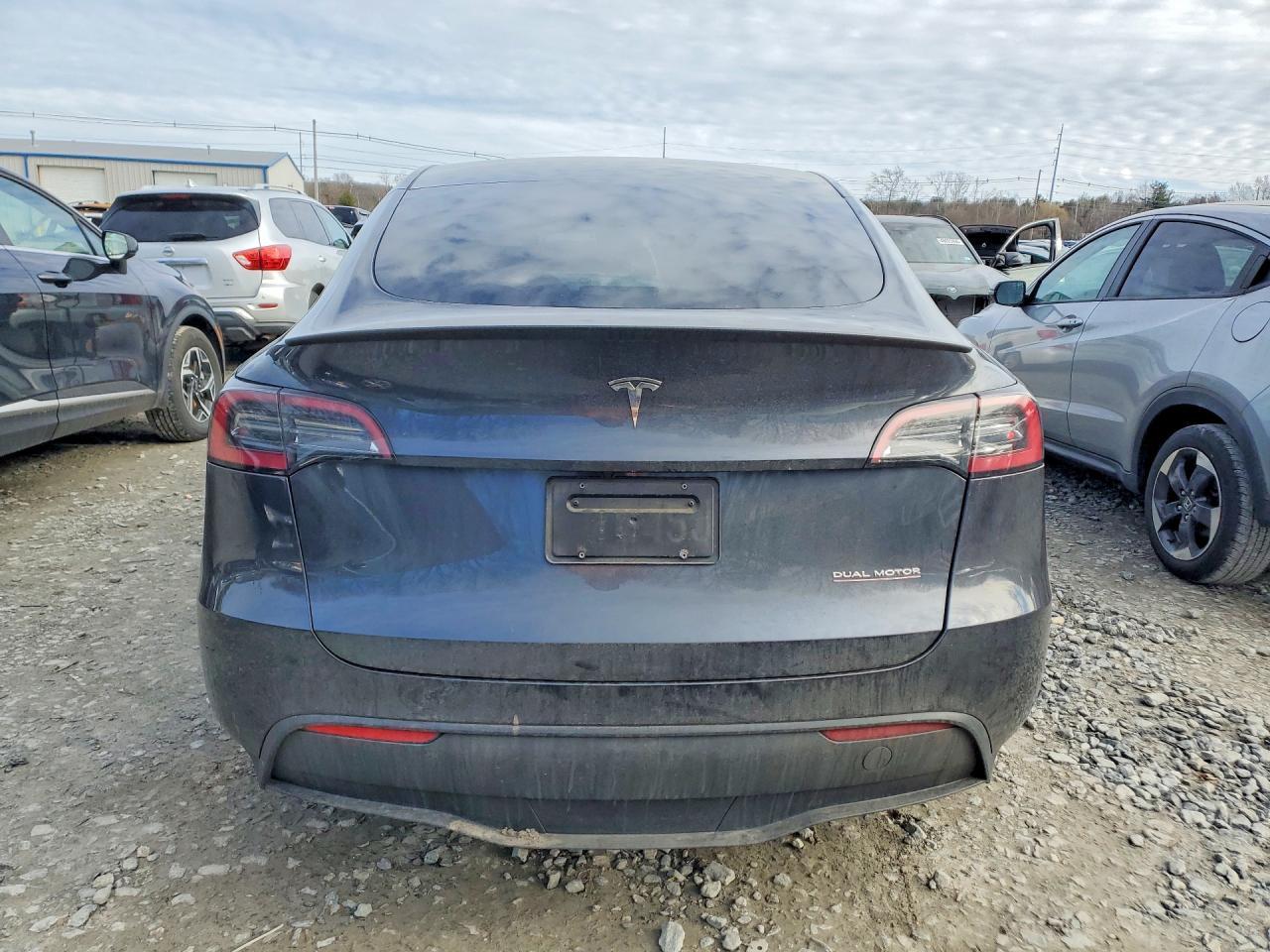 2024 TESLA MODEL Y
