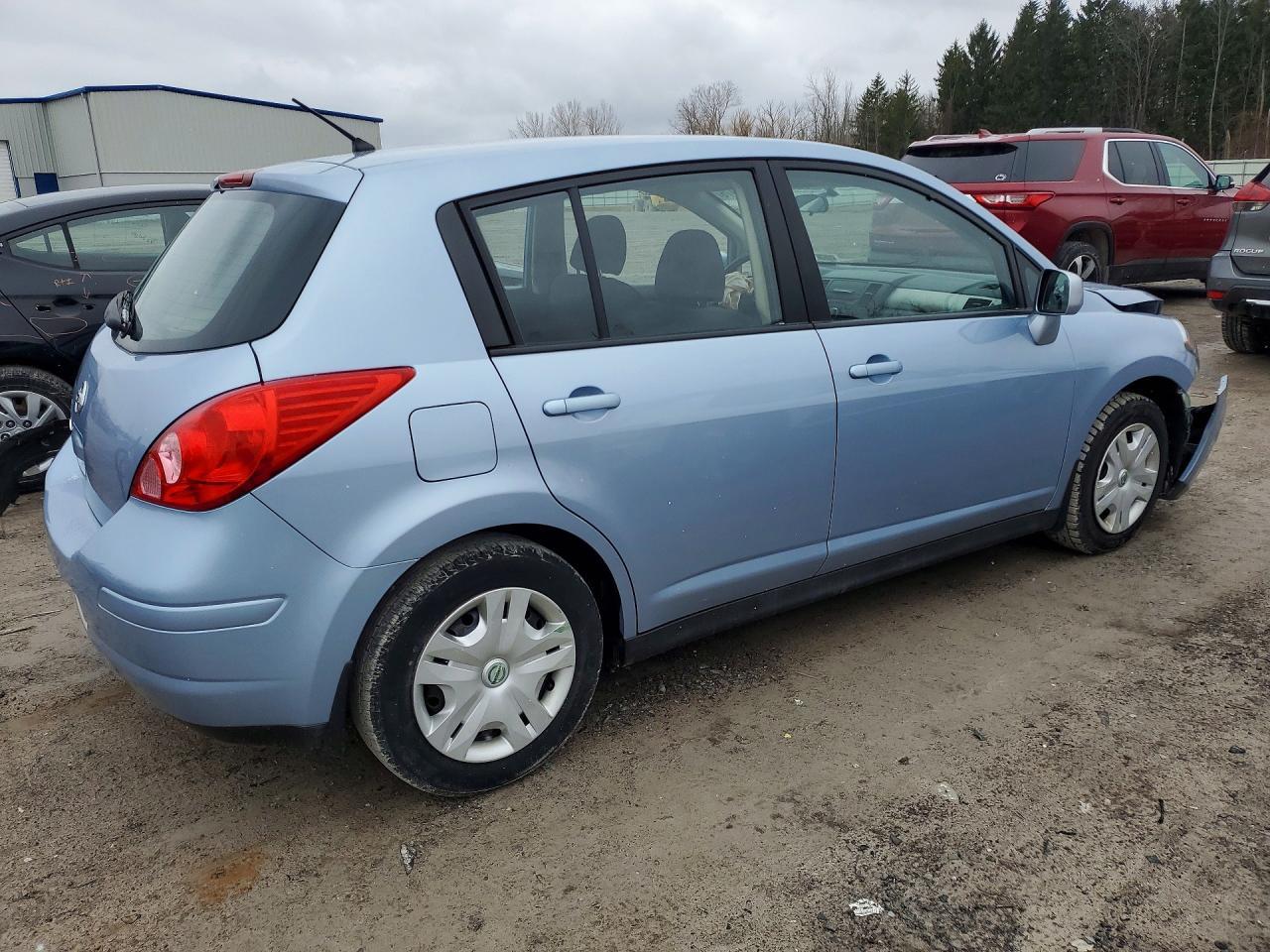 2011 NISSAN VERSA