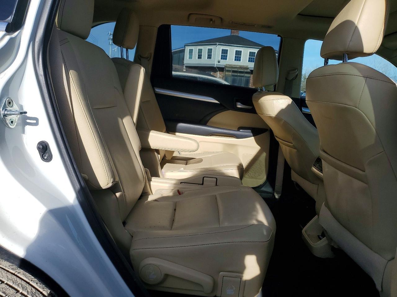 2017 TOYOTA HIGHLANDER