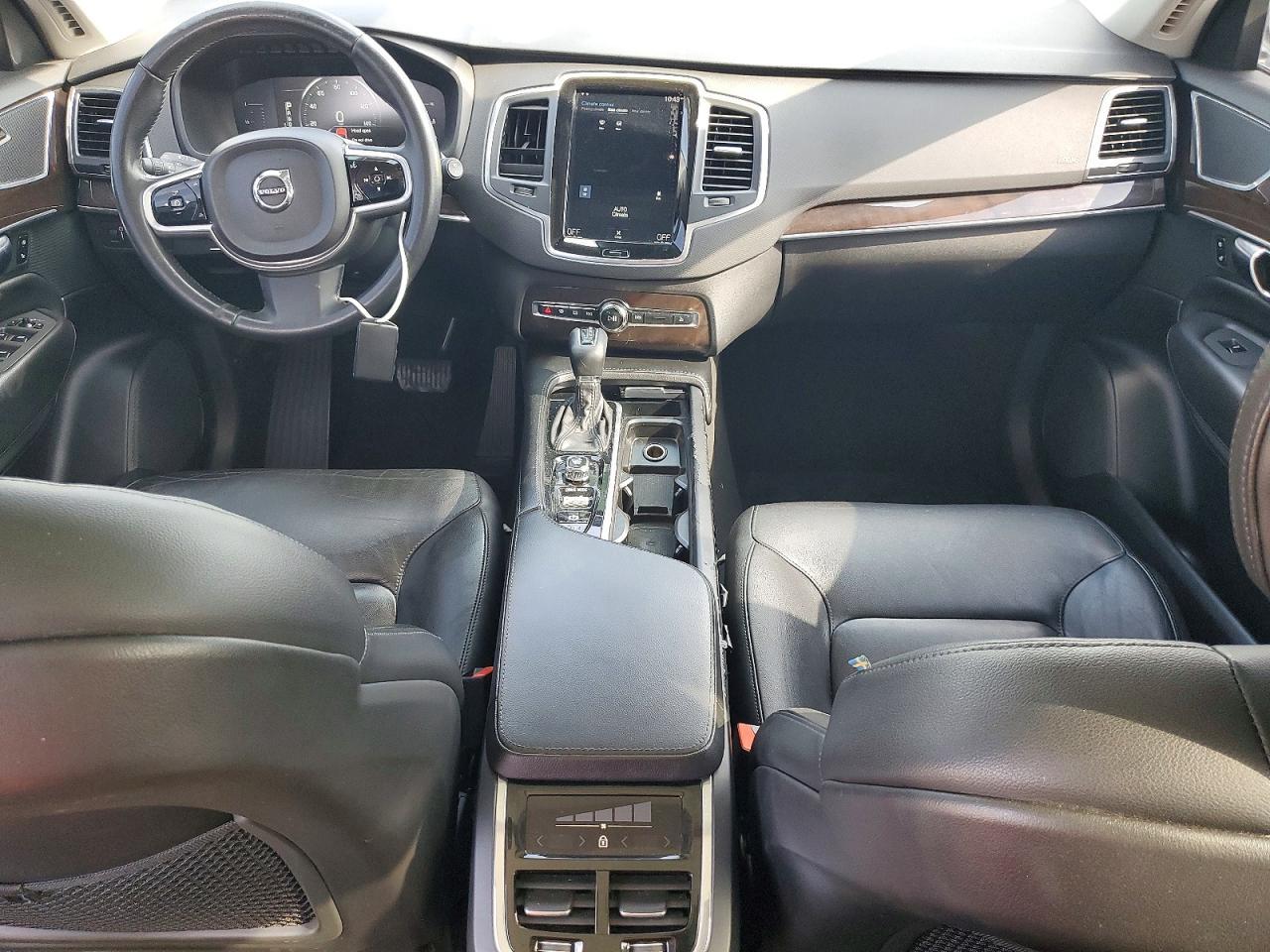2019 VOLVO XC90
