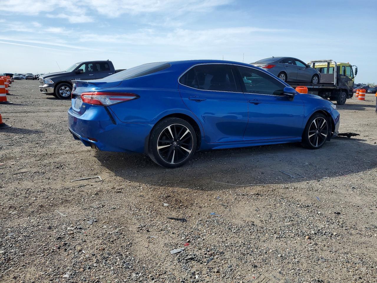 2018 TOYOTA CAMRY