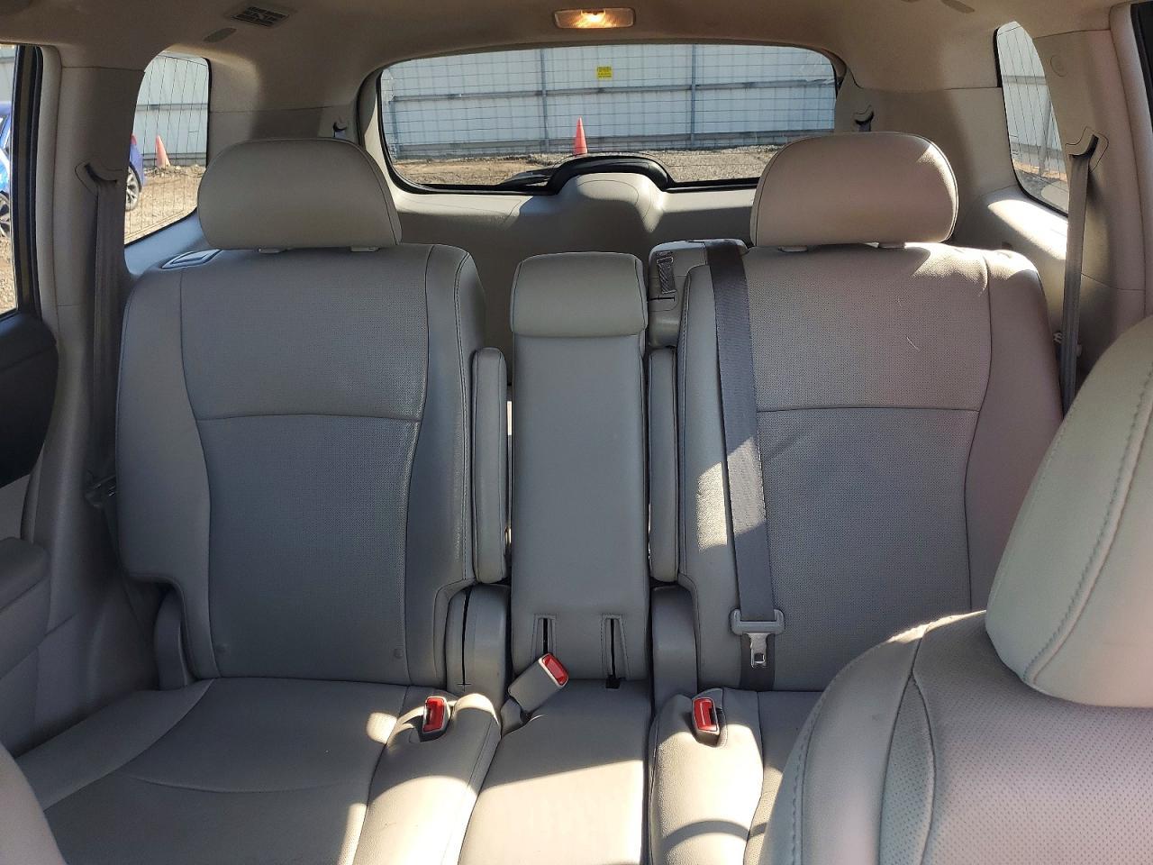 2012 TOYOTA HIGHLANDER