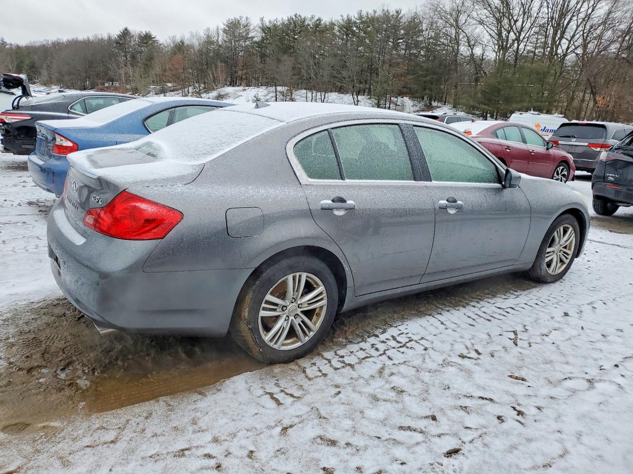 2013 INFINITI G37