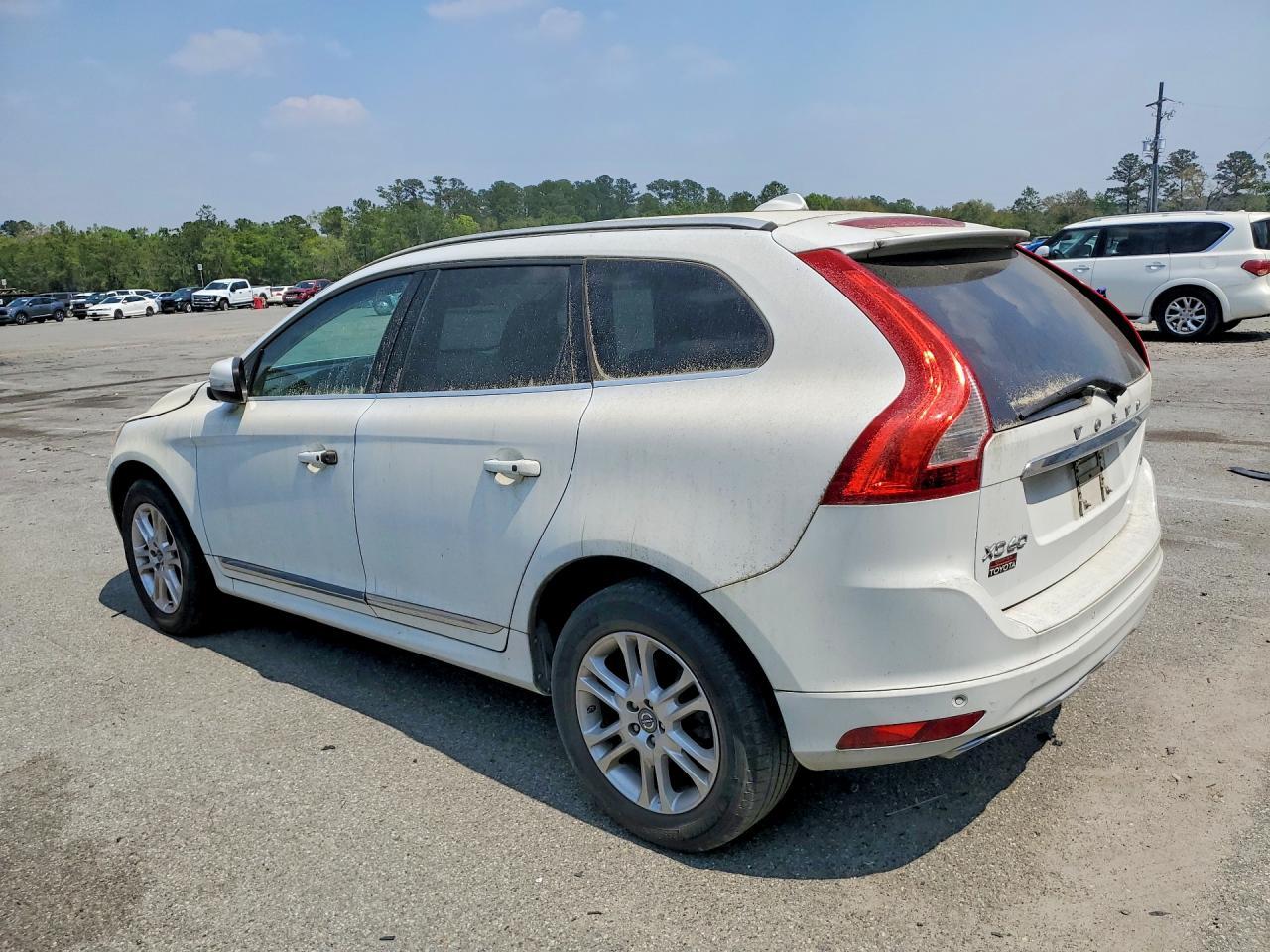 2015 VOLVO XC60