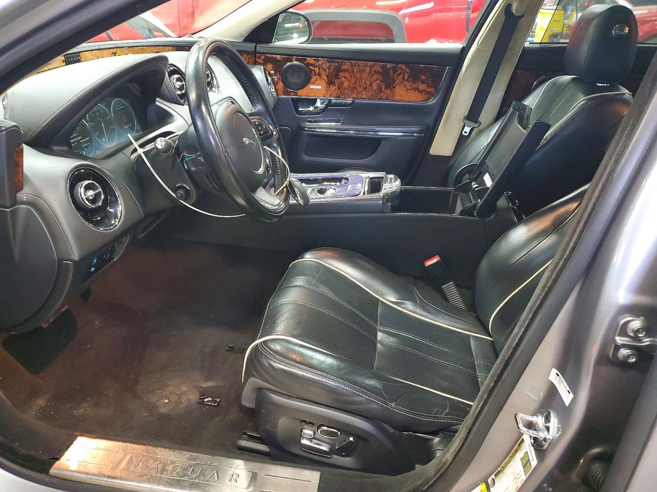 2011 JAGUAR Xj-Series