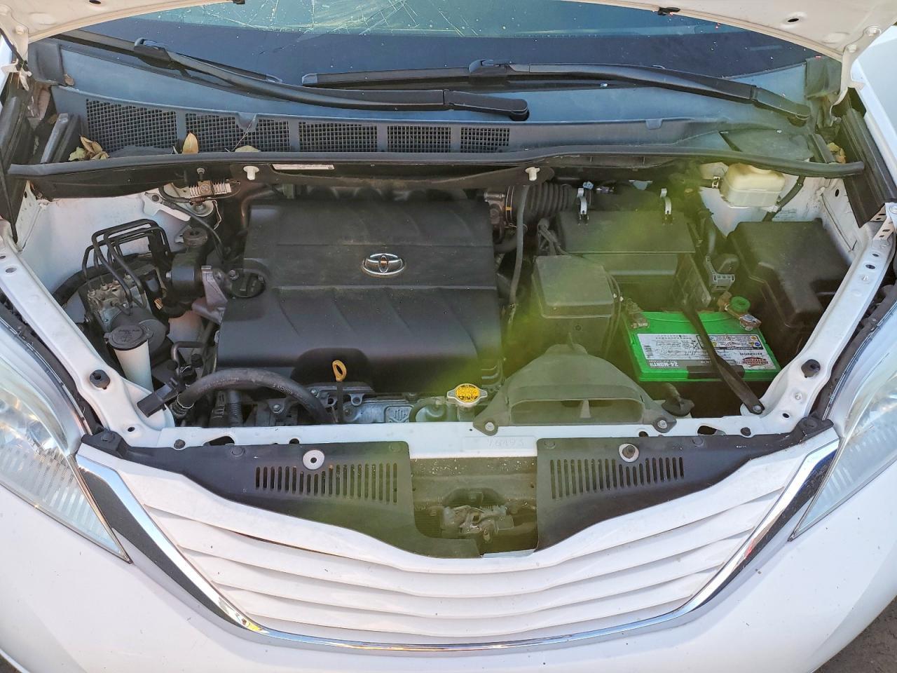 2016 TOYOTA SIENNA
