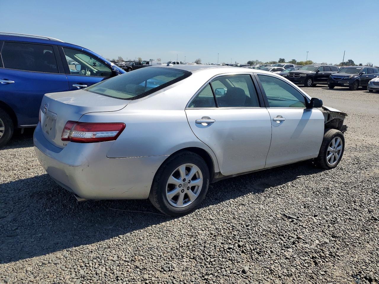 2011 TOYOTA CAMRY