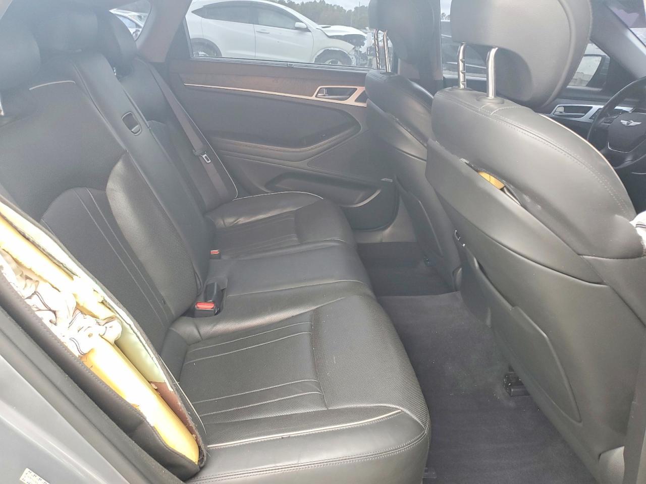 2015 HYUNDAI GENESIS