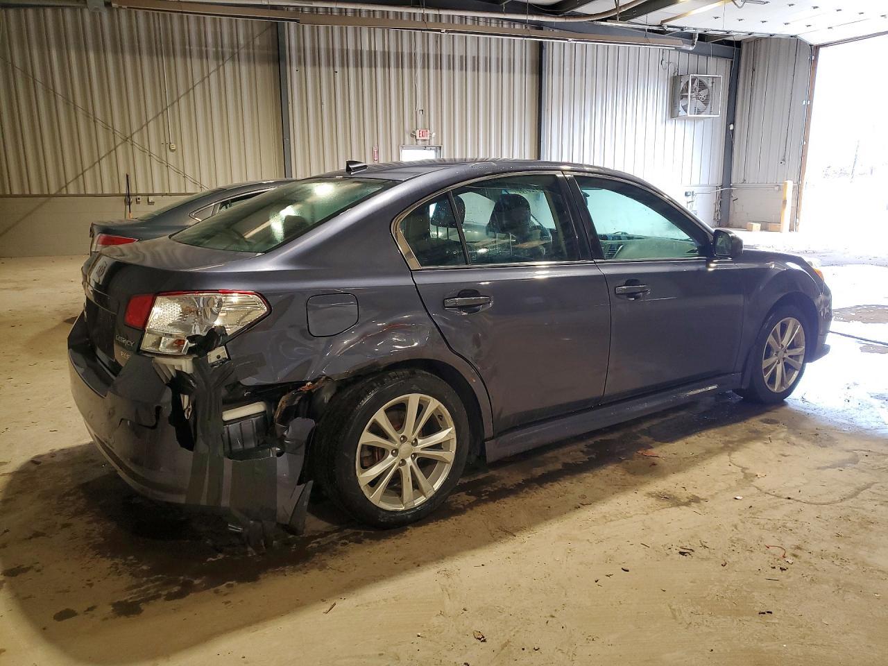 2014 SUBARU Legacy
