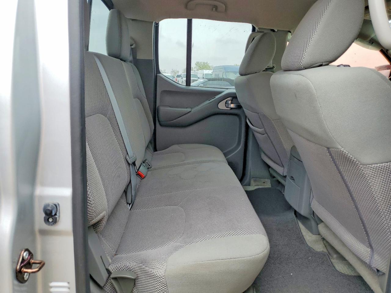 2016 NISSAN Frontier