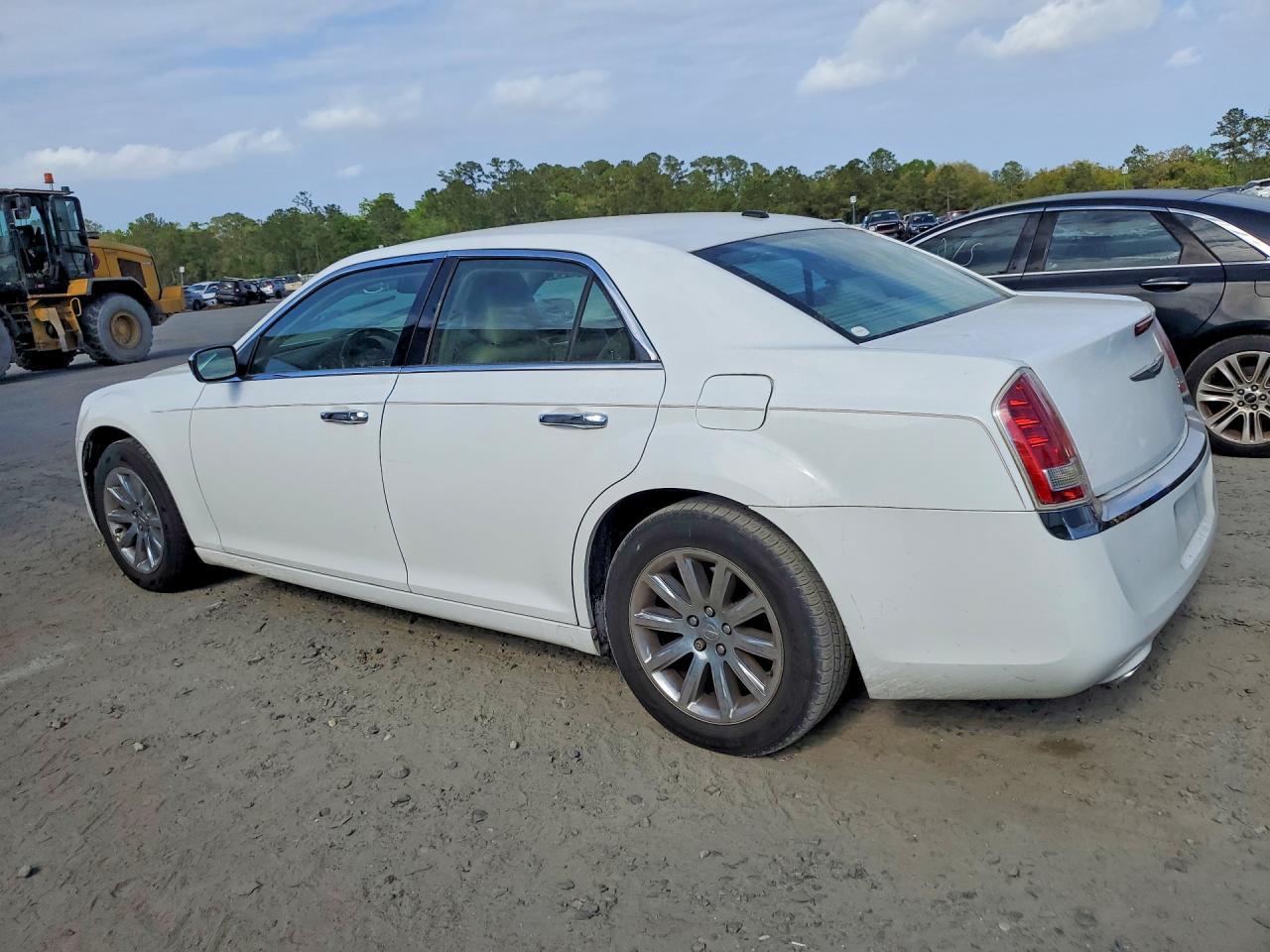 2011 CHRYSLER 300