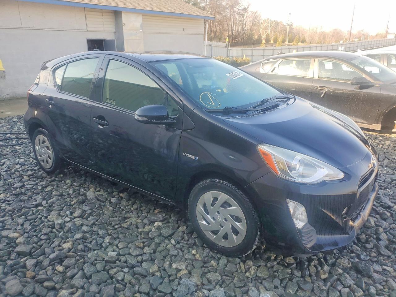 2016 TOYOTA Prius c