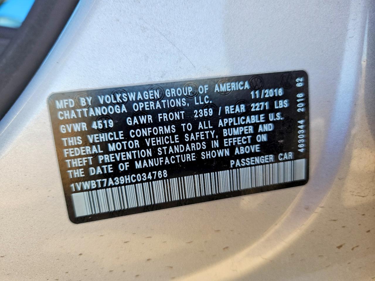 2017 VOLKSWAGEN Passat
