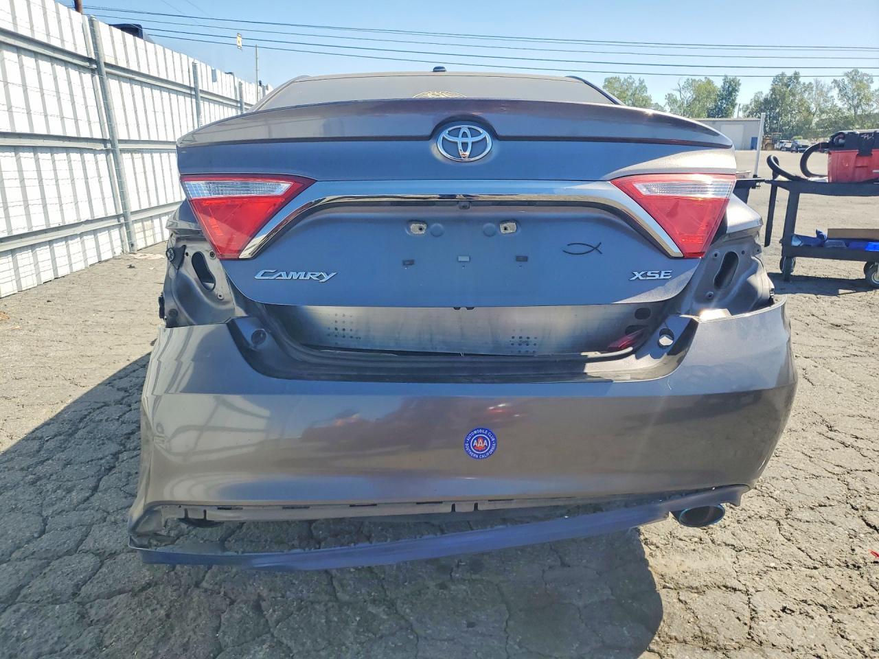 2016 TOYOTA CAMRY
