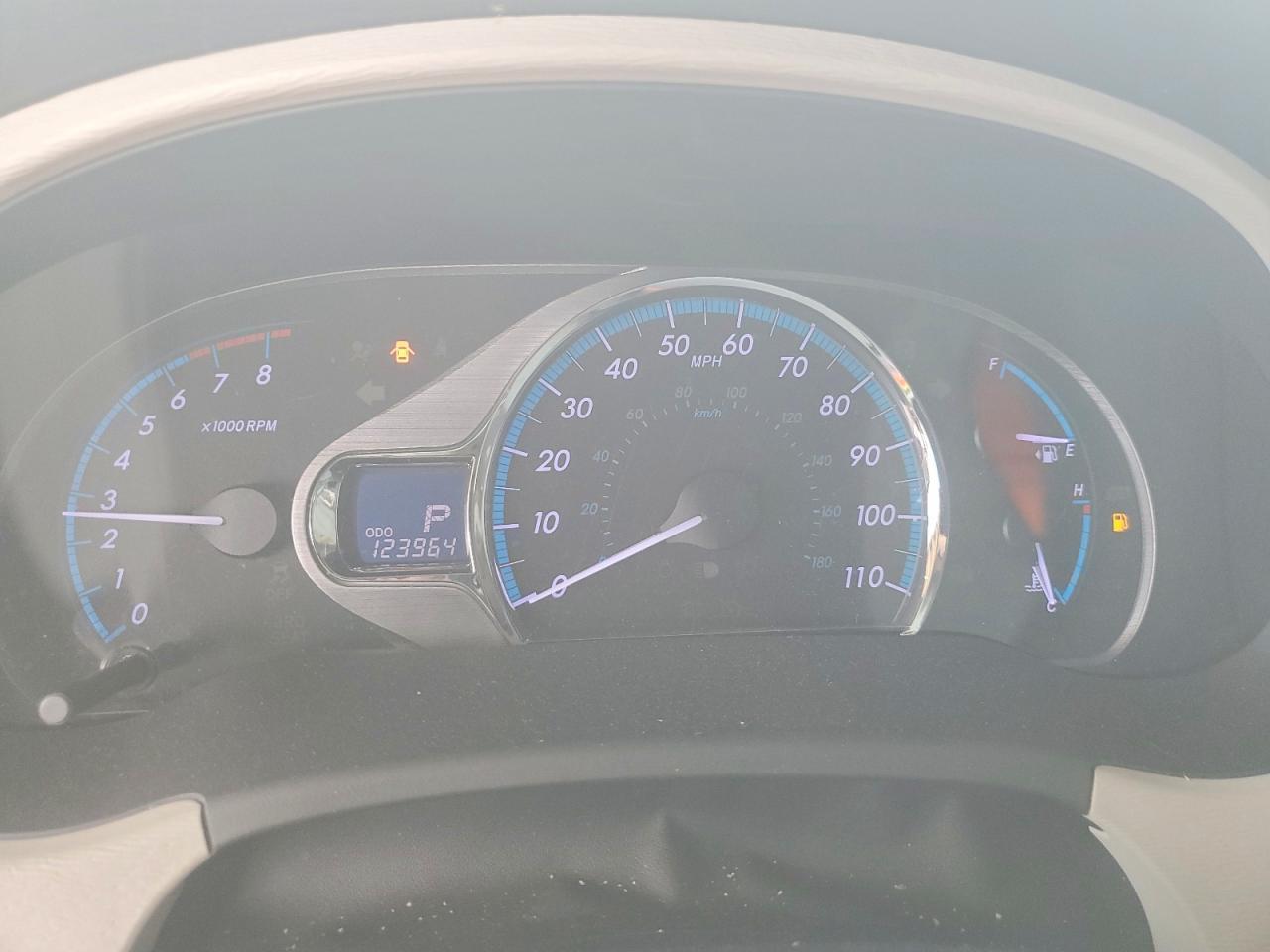 2011 TOYOTA SIENNA