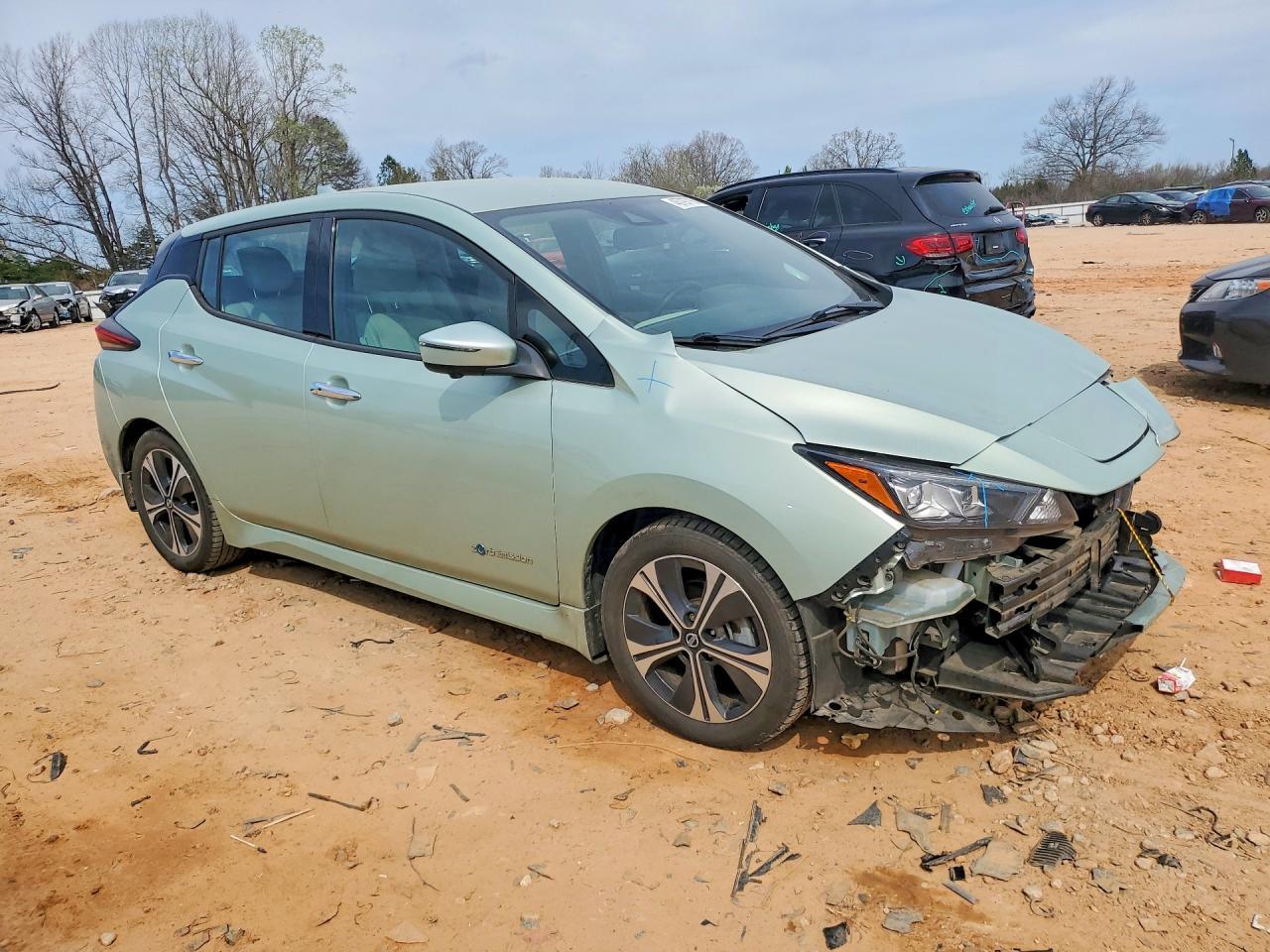 2019 NISSAN LEAF