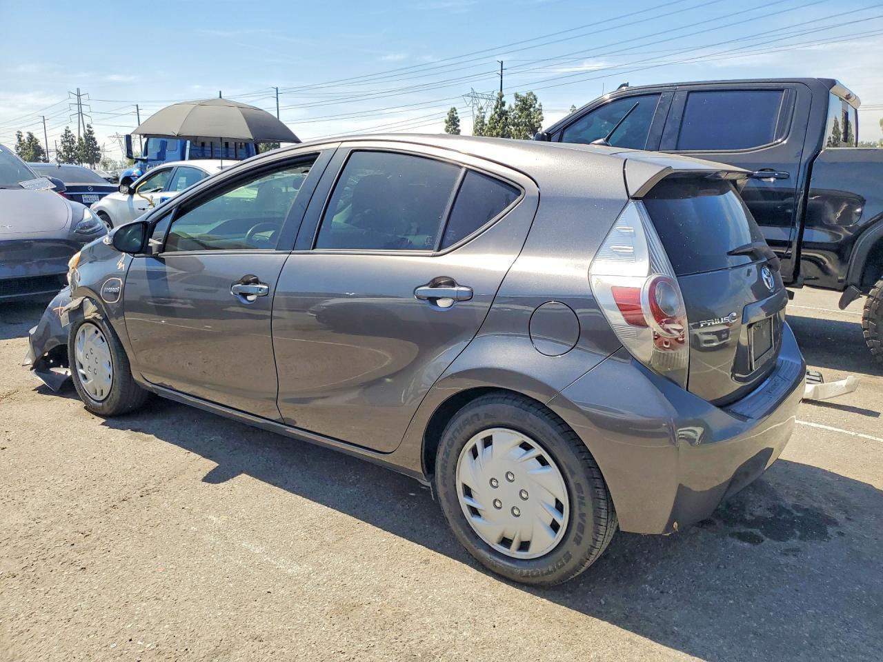 2014 TOYOTA Prius c