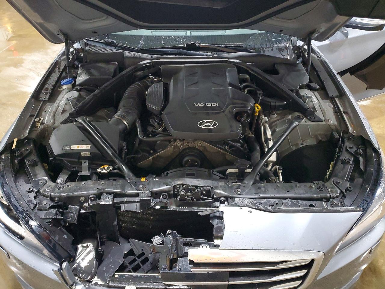 2016 HYUNDAI GENESIS