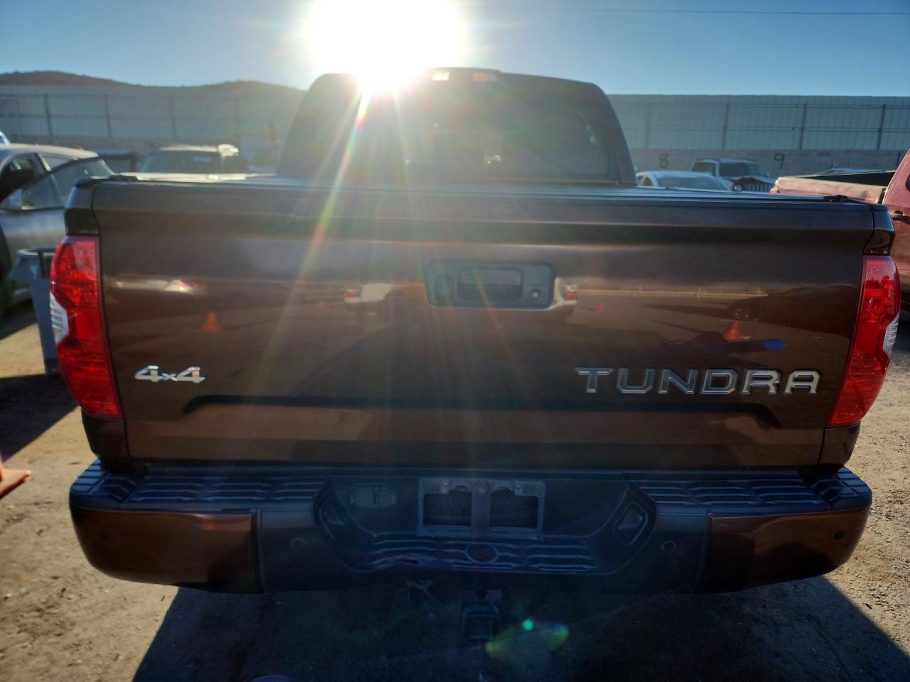 2016 TOYOTA TUNDRA