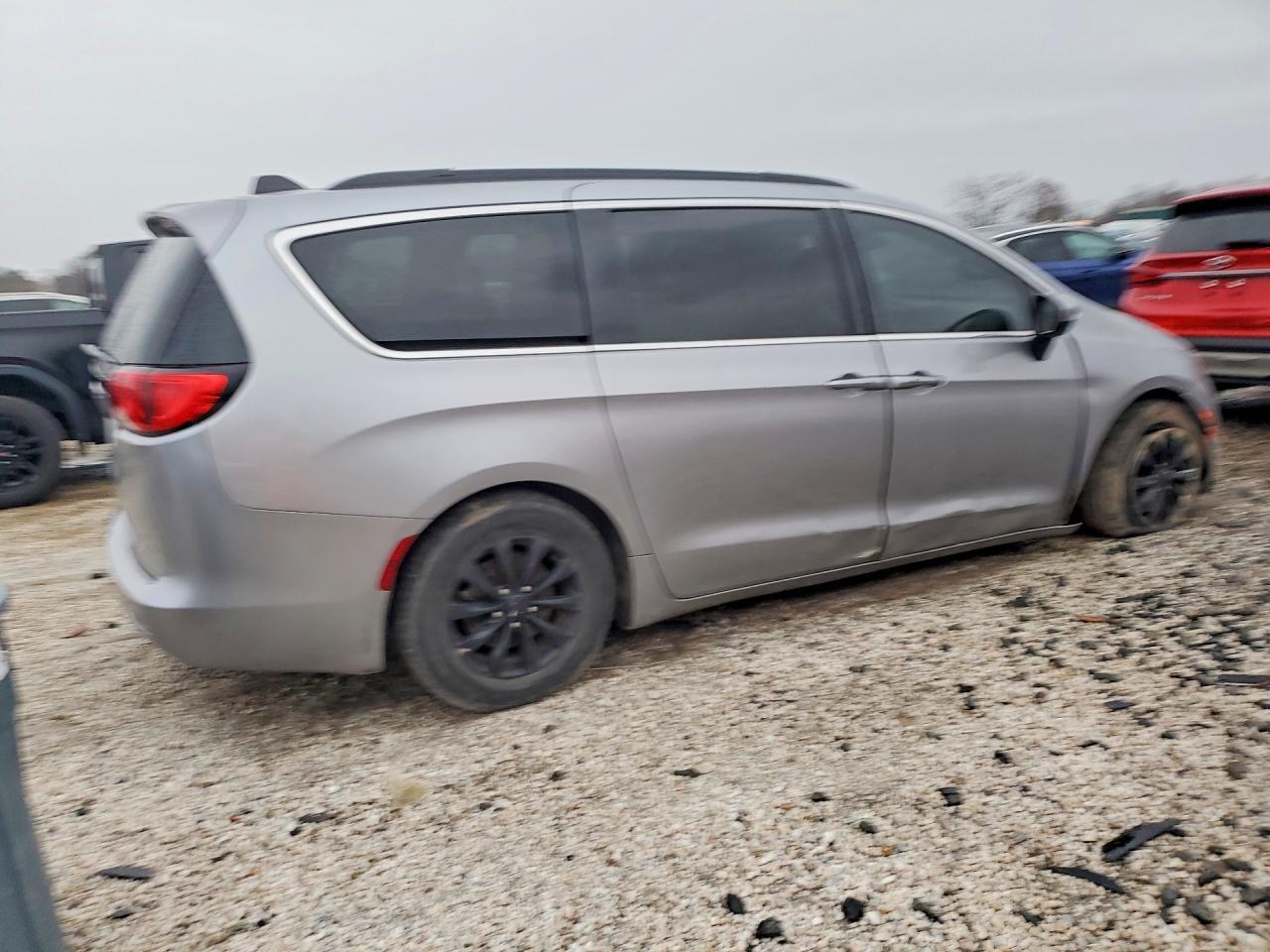 2021 CHRYSLER Voyager