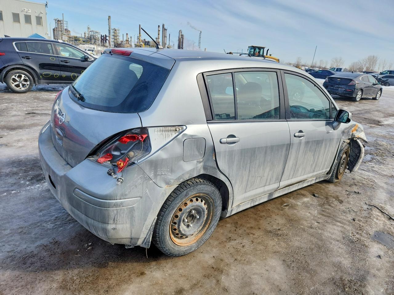 2011 NISSAN VERSA