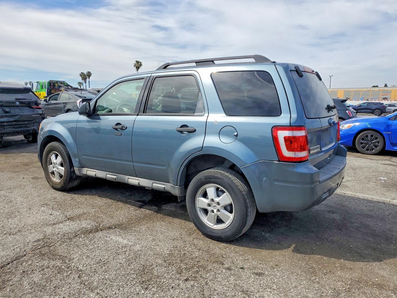 2010 FORD ESCAPE