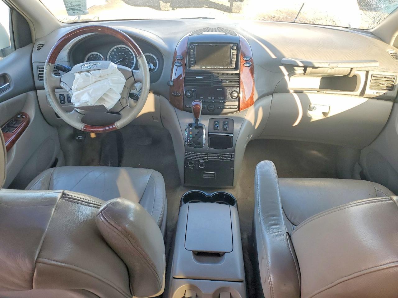 2005 TOYOTA SIENNA