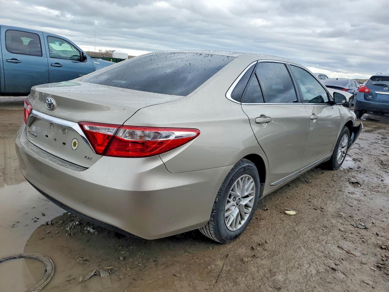 2016 TOYOTA CAMRY
