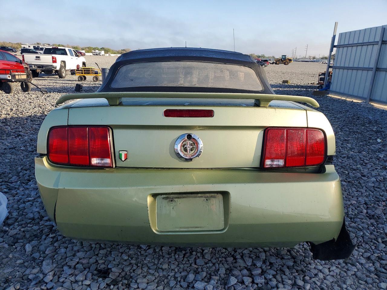 2005 FORD MUSTANG