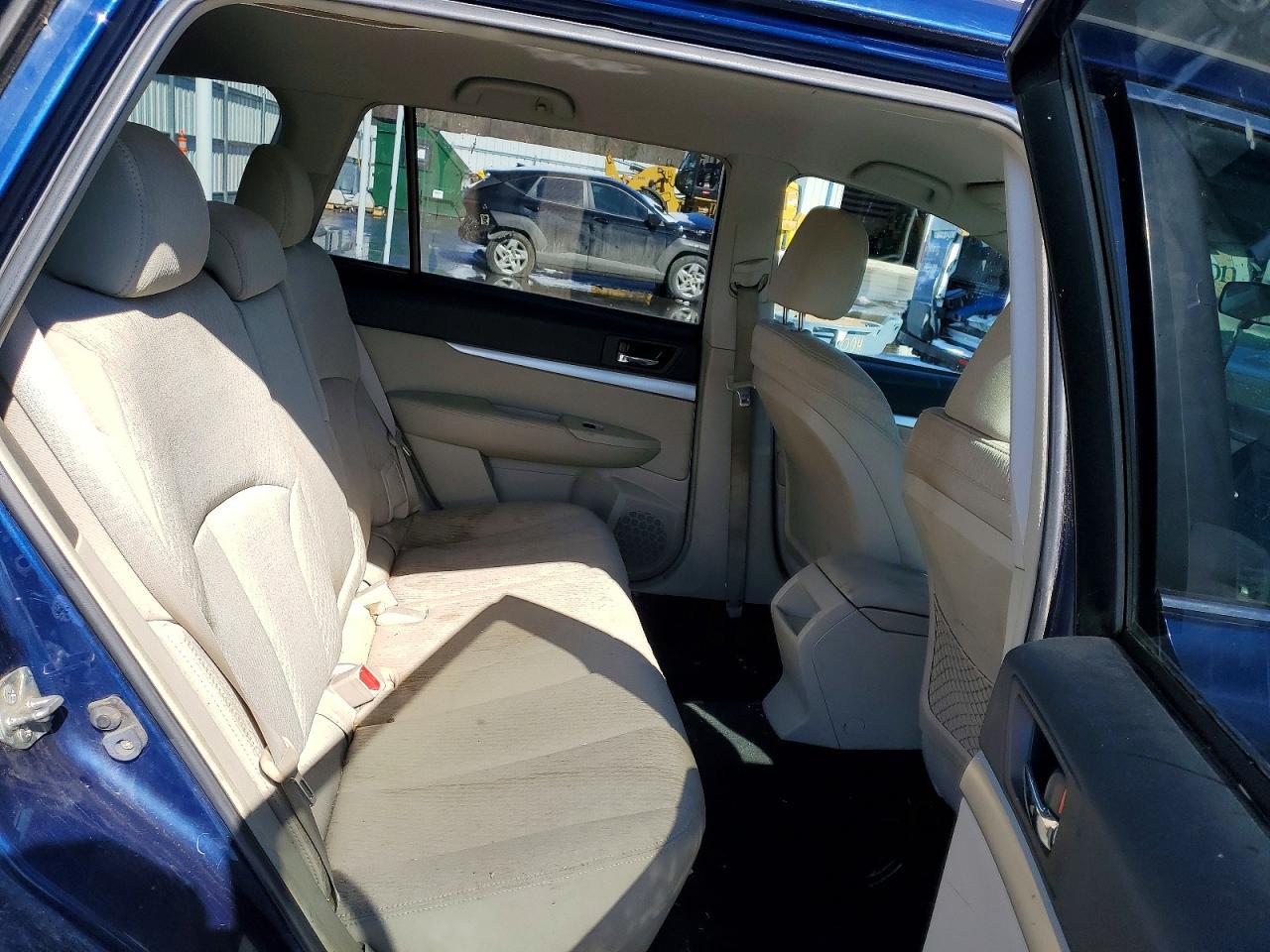 2010 SUBARU Outback