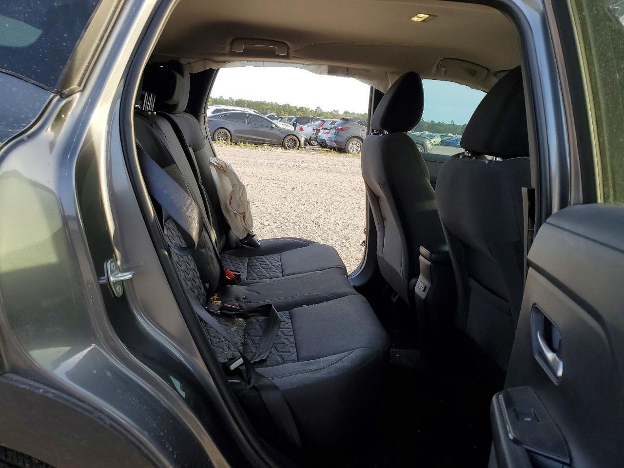 2025 NISSAN KICKS