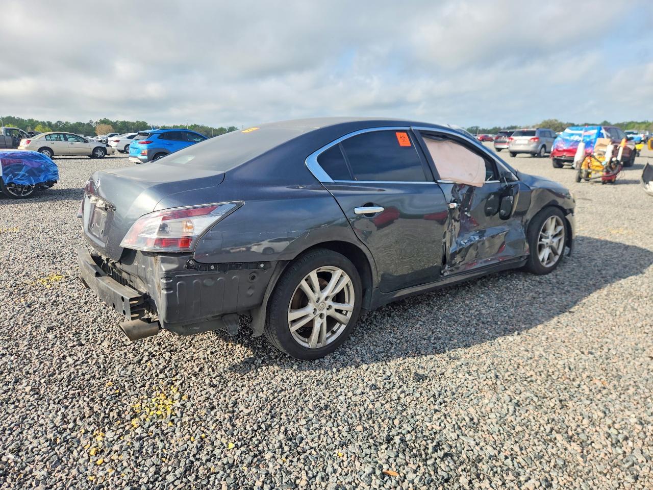 2013 NISSAN Maxima