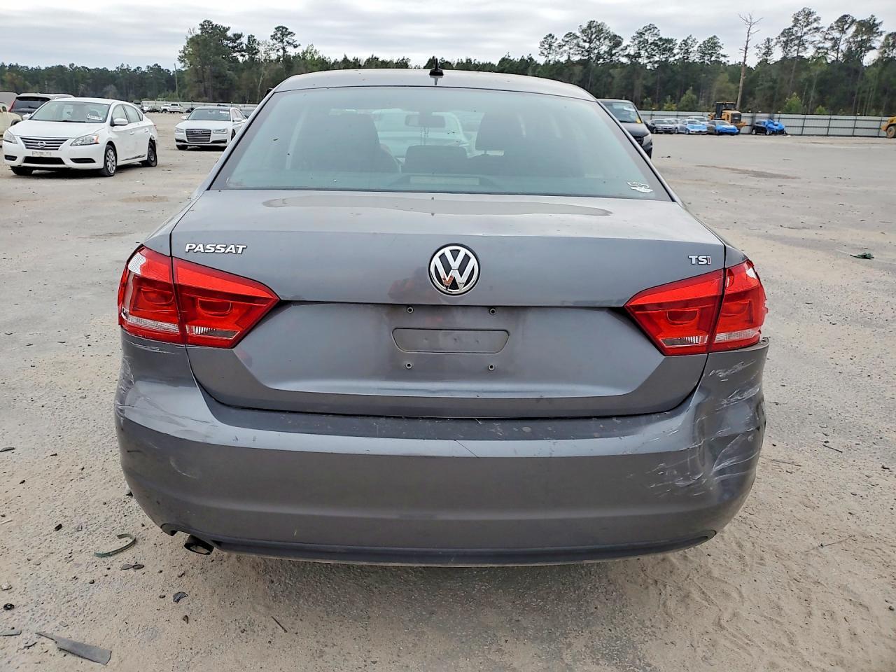 2015 VOLKSWAGEN Passat