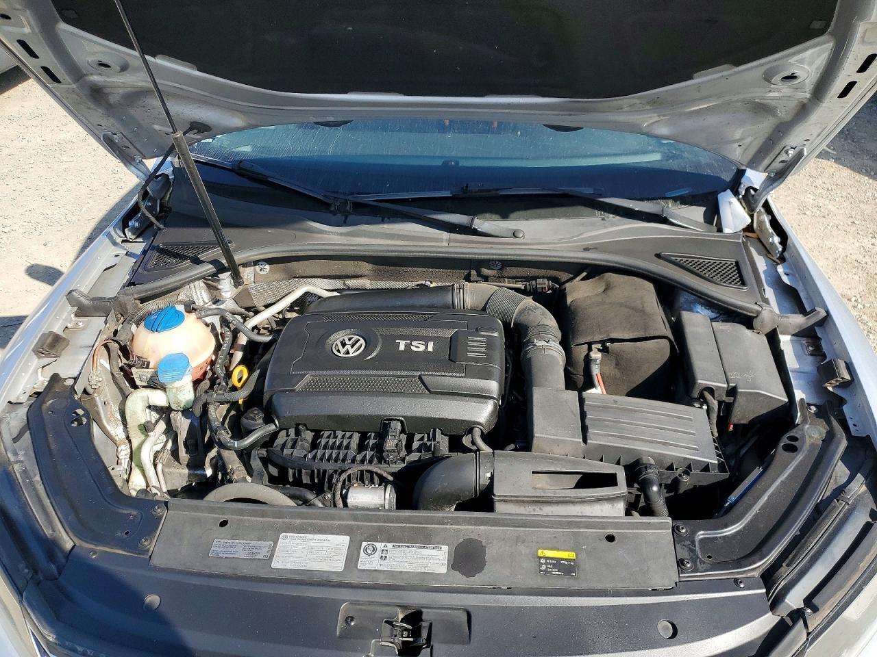 2016 VOLKSWAGEN Passat